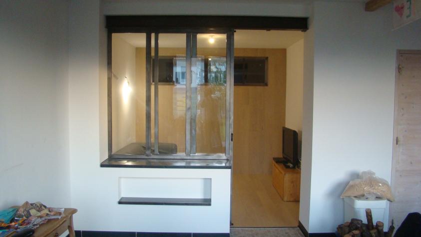 Vue sur la porte vitrée 
