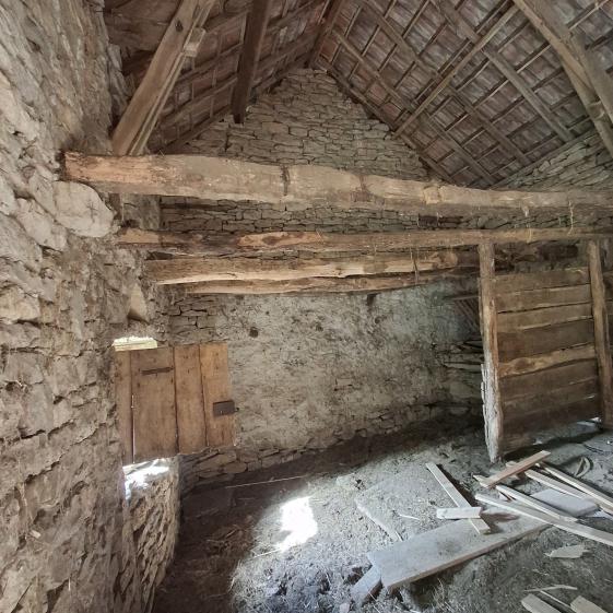 L'intérieur de la grange avant les travaux intérieur grange avant travaux