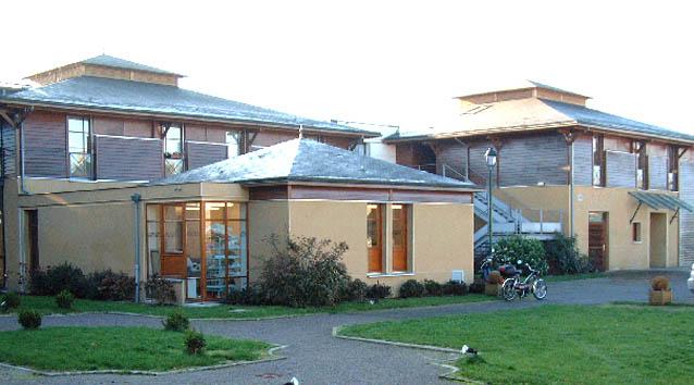 Restructuration + extension d'une maison de retraite, construction d'une crèche parentale