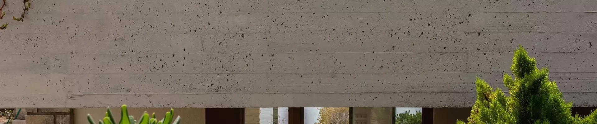 Vue extérieure de l’extension d’une maison individuelle réalisée par B-S Architecte à Saint-Cyr-sur-Mer