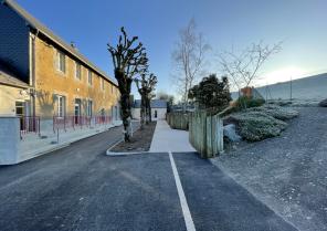 la cour un matin d'hiver