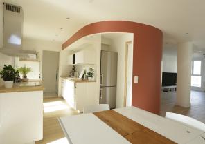 Appartement pour photographe - vue sur la salle à manger