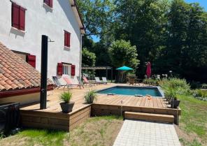 gite_moulin_piscine_exterieure_terrasse_bois_kego_architectes.jpg