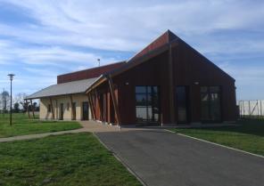 Bâtiment à l'état d'achèvement (vue d'ensemble)