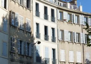 Façade sur place Labadié après travaux 1