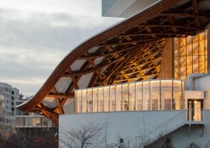 Salle de restauration sur la terrasse du Centre Pompidou à Metz - Photographie: 