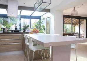 argiles_baro_architectes_la_maison_sagrandit_salon_cuisine.jpg