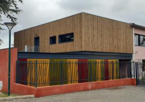 VUE SUR ENTREE EXTENSION AU COLLEGE FRANCOIS VERDIER A LEZAT SUR LEZE.
