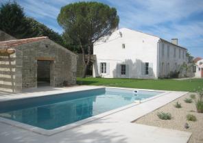 piscine et maison