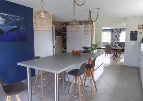 nouvelle cuisine, spacieuse et confortable