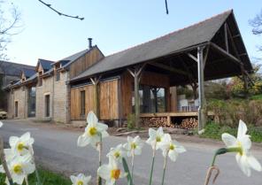 Façade Est habitation rénovée & extension bois sous couverture existante