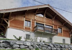 Reconstruction après sinistre d'un chalet bois en poteaux poutres