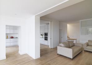 Parquet chêne pour un nouveau salon ouvert à la lumière