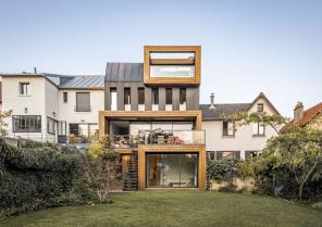  Lauréat du Prix "Trophée de la construction", dans la catégorie rénovation loge