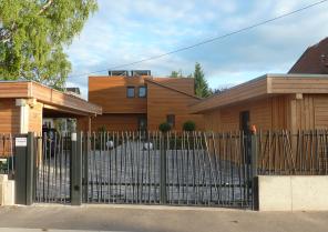 Garage, Maison & Abri. Côté Cour.