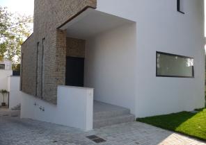 001-p.jpg