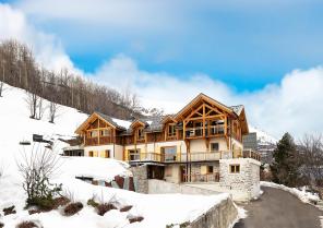  Chalet - Modernité apportée à l'architecture et respectant l'intégration à son 