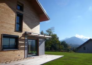 façade mixte: enduit et bois