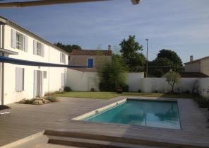 24-vue_terrasse_et_piscine.jpg