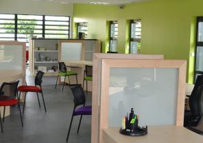 a045bureau1.jpg