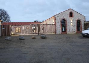 am-architecture-saint-gervais-85-bibliotheque-renovation-ancien-haras-neuf-exten