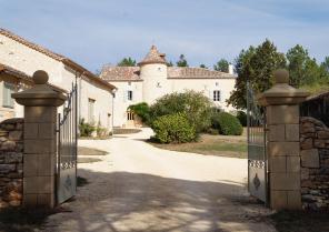 142_gates_and_front.jpg