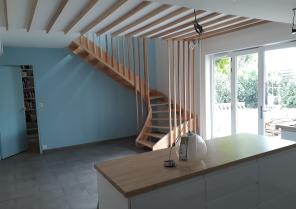 aaz_architectes_wts_01_cuisineescalier1.jpg