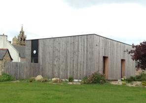 Ecole depuis le jardin public