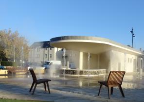 doue_en_anjou_place_des_fontaines_3.jpg
