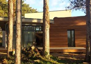 INTEGRATION DANS UN SITE BOISE SUR LES HAUTEURS DE LYON