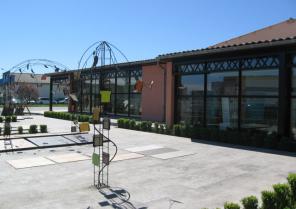 Extension d'un showroom de vente de carrelages.