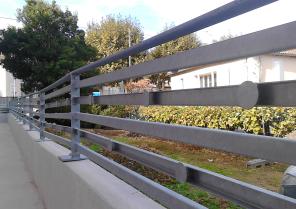 réalisation rampe béton et son garde corps métal  