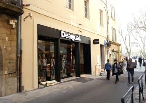 Reprise en sous oeuvre d'un local destiné à accueillir un commerce.