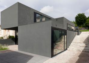 Maison individuelle ouverte sur l'intérieur