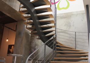 06_escalier_principal.jpg