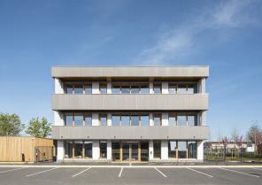 Immeuble de bureaux // Entrée principale