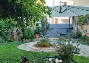 Rénovation d'une maison de village située dans le périmètre de protection du châ