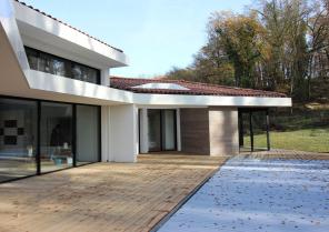 Villa de luxe à casquette béton