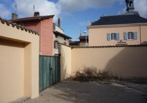 LA COUR
