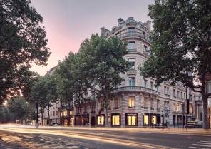 Steinway & Sons Showroom - Façade