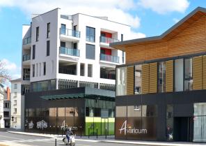 Quartier Avaricum à Bourges  / Logements de l'accession 1 et centre commercial