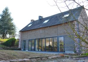 Façade Est sur terrasse et champs