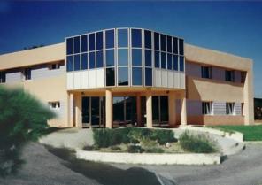 mur rideau couleur bleu 