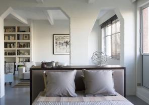 Transformation d'un ancien garde-meuble en loft. Alain Potignon photographe.