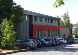 Façade Ouest entrée principale sur rue Jean Pecker