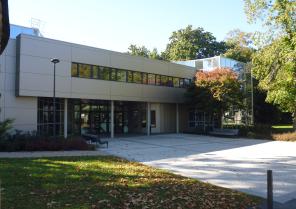 Entrée principale du centre culturel