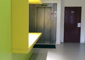 Hall et banque d'accueil