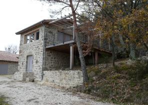  REHABILITATION RENOVATION DE RUINES EN PIERRES ET BOIS LA "CABANE" A VERNOUX