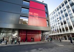 Entrée principale - Auvent