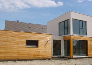 maison contemporaine, toit plat, construction neuve, ossature bois 